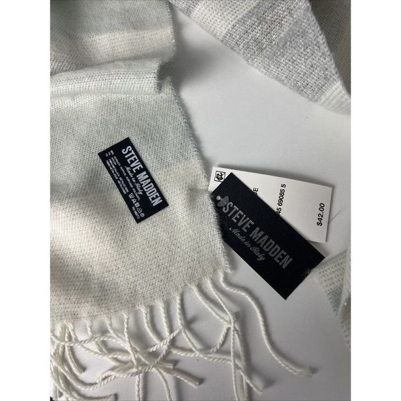 Steve Madden Muffler Scarf Lurex Striped Blue Grey Shimmer‎ Fringe Italy NWT - Picture 4 of 4